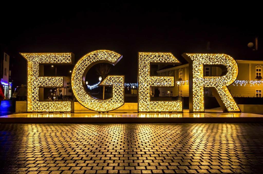 Oázis Apartman Eger Exterior foto